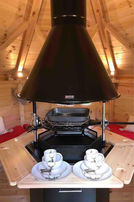 Romantic Treehouse With Hot Tub & Bbq *