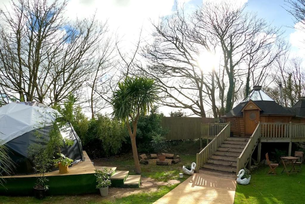 Romantic Treehouse With Hot Tub & Bbq * Praze an Beeble